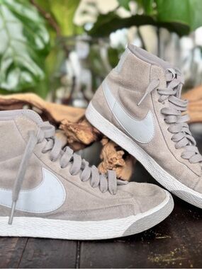 Nike High-Top Suede Sneakers in Light Gray and White